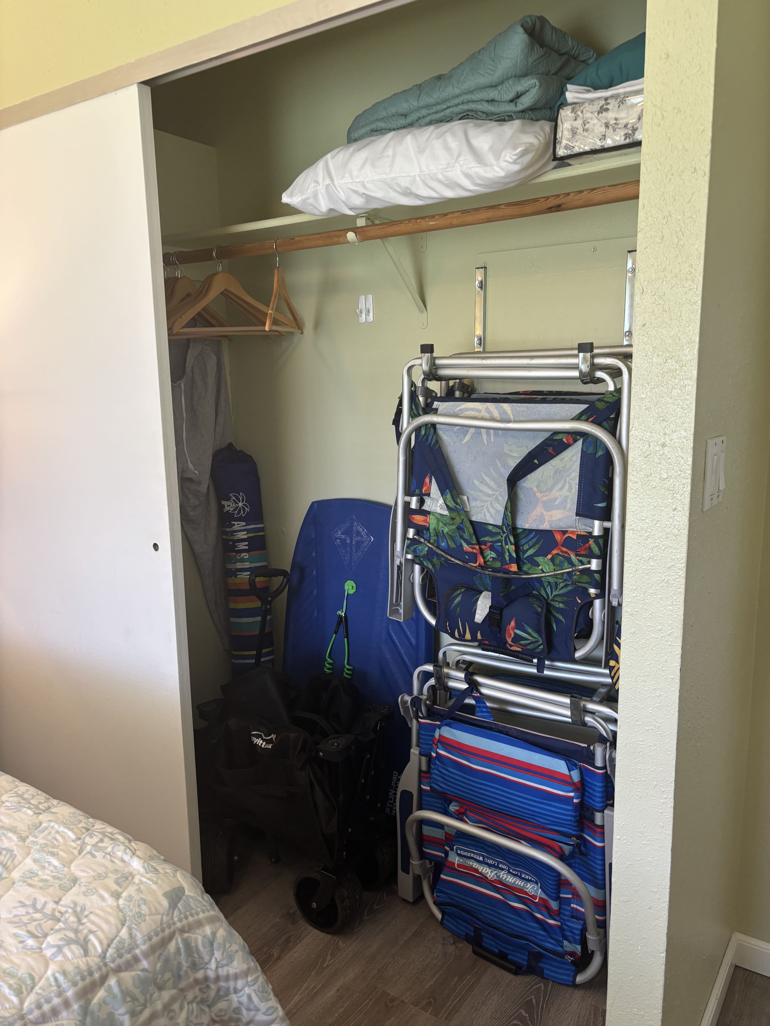 2BR/2BA Near Charley Young Beach A/C - Image 15