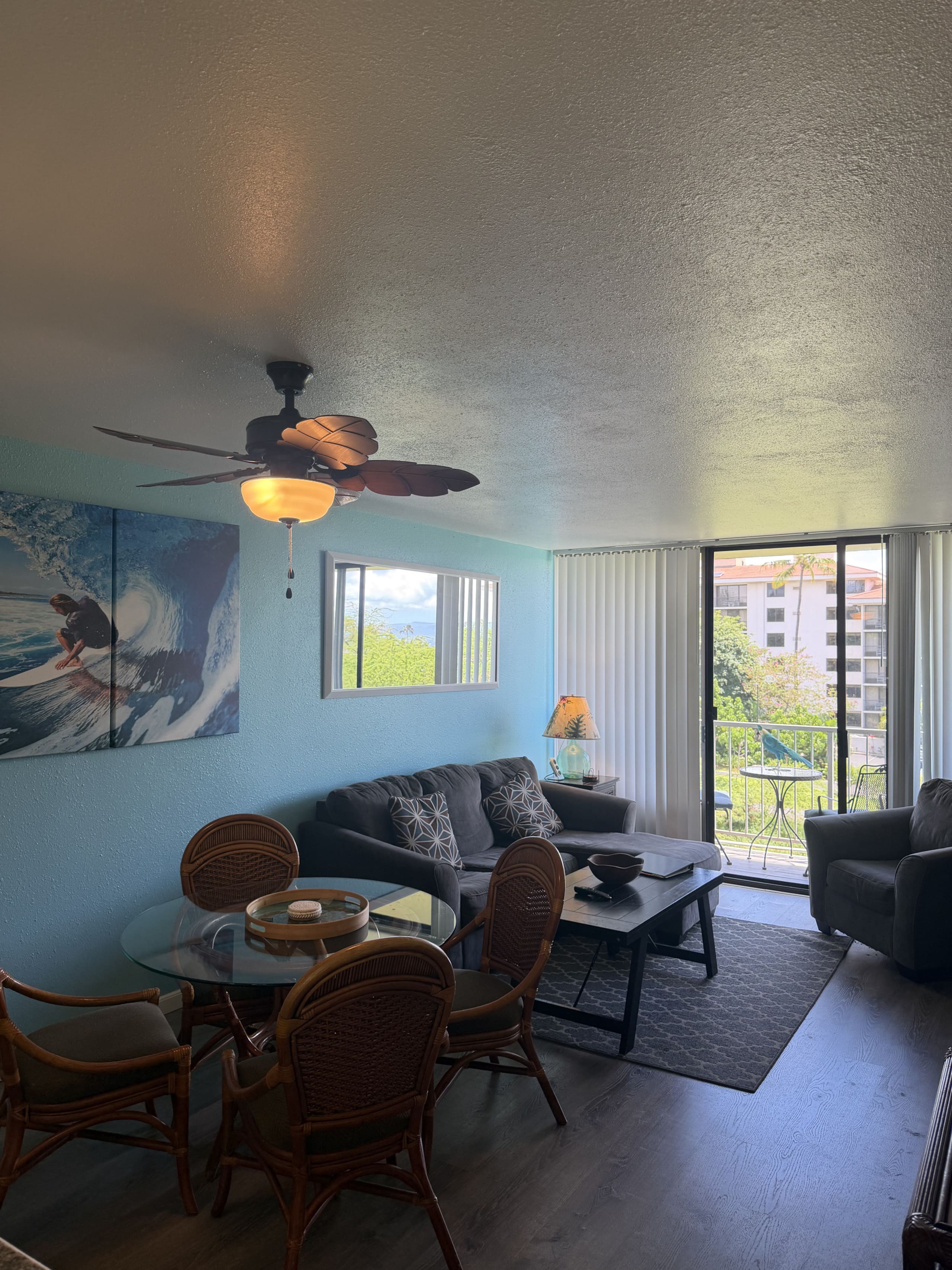 2BR/2BA Near Charley Young Beach A/C - Image 1