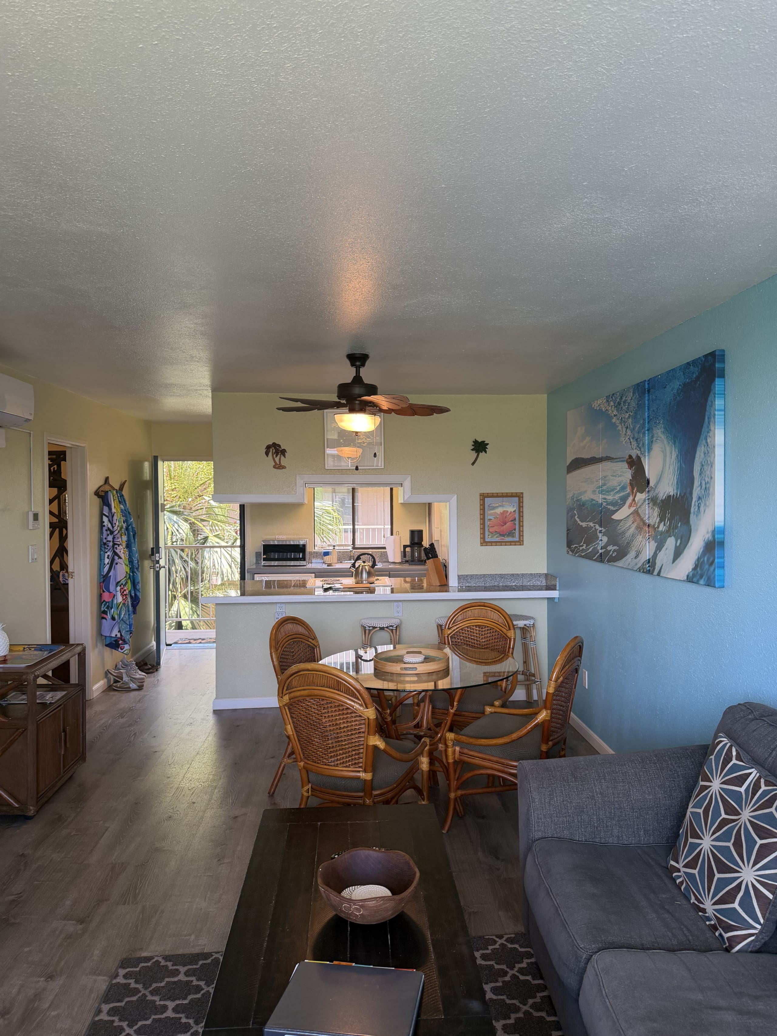 2BR/2BA Near Charley Young Beach A/C - Image 7