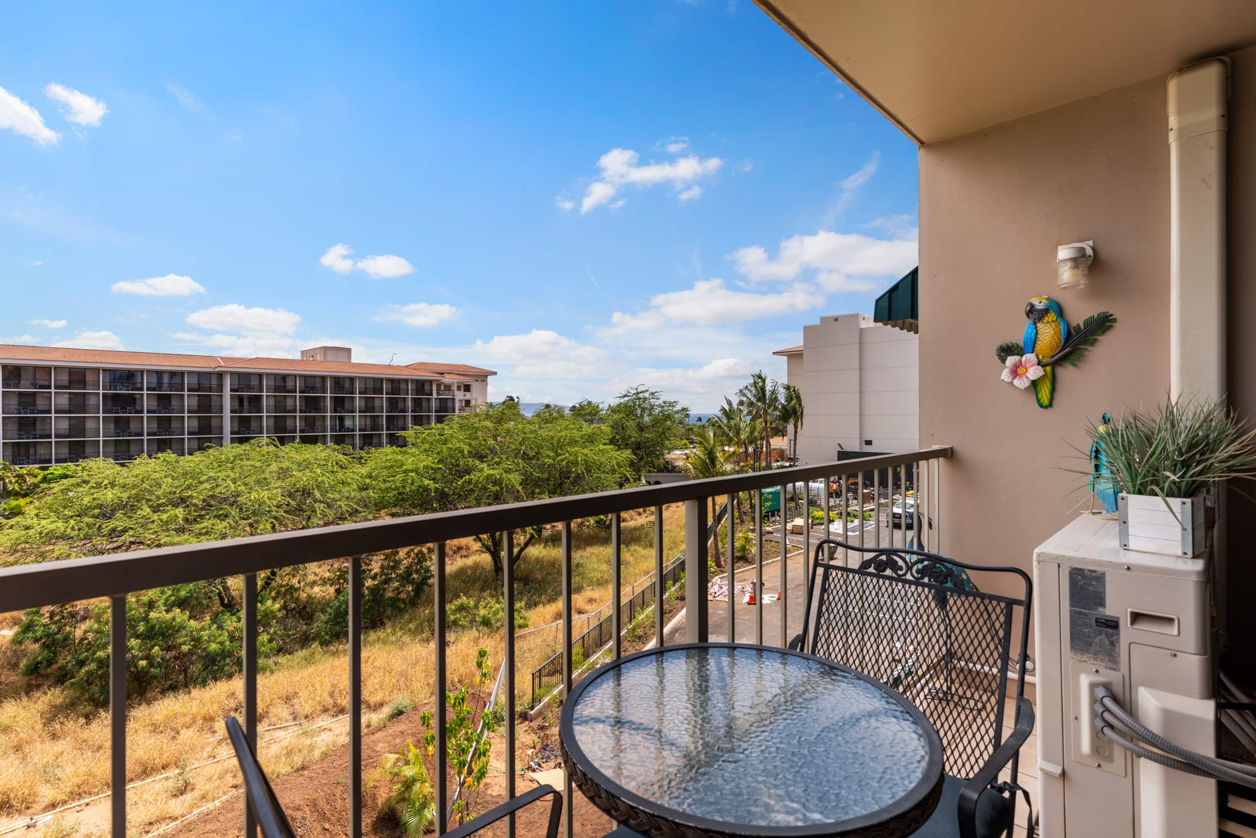 2BR/2BA Near Charley Young Beach A/C - Image 12