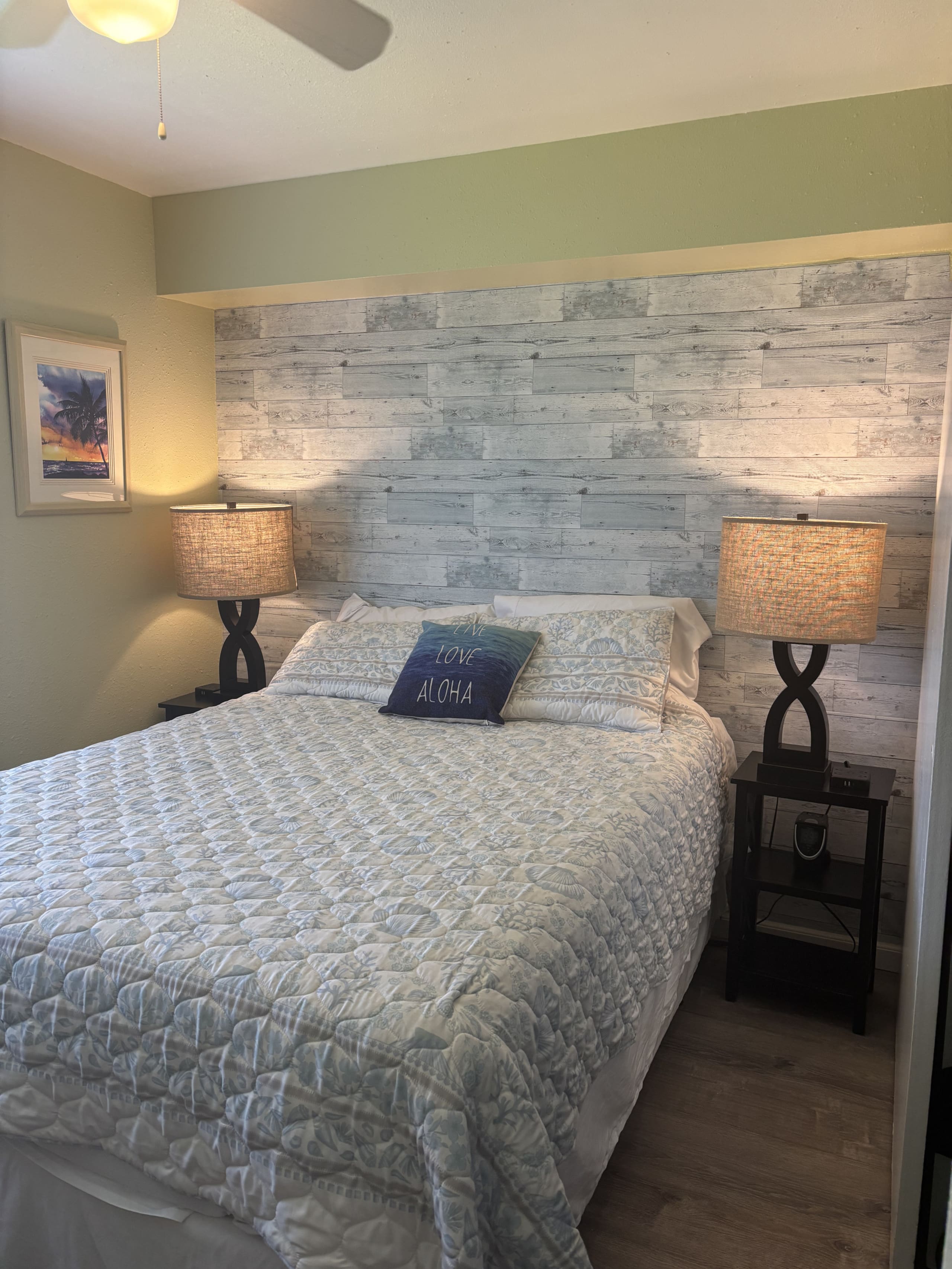 2BR/2BA Near Charley Young Beach A/C - Image 9