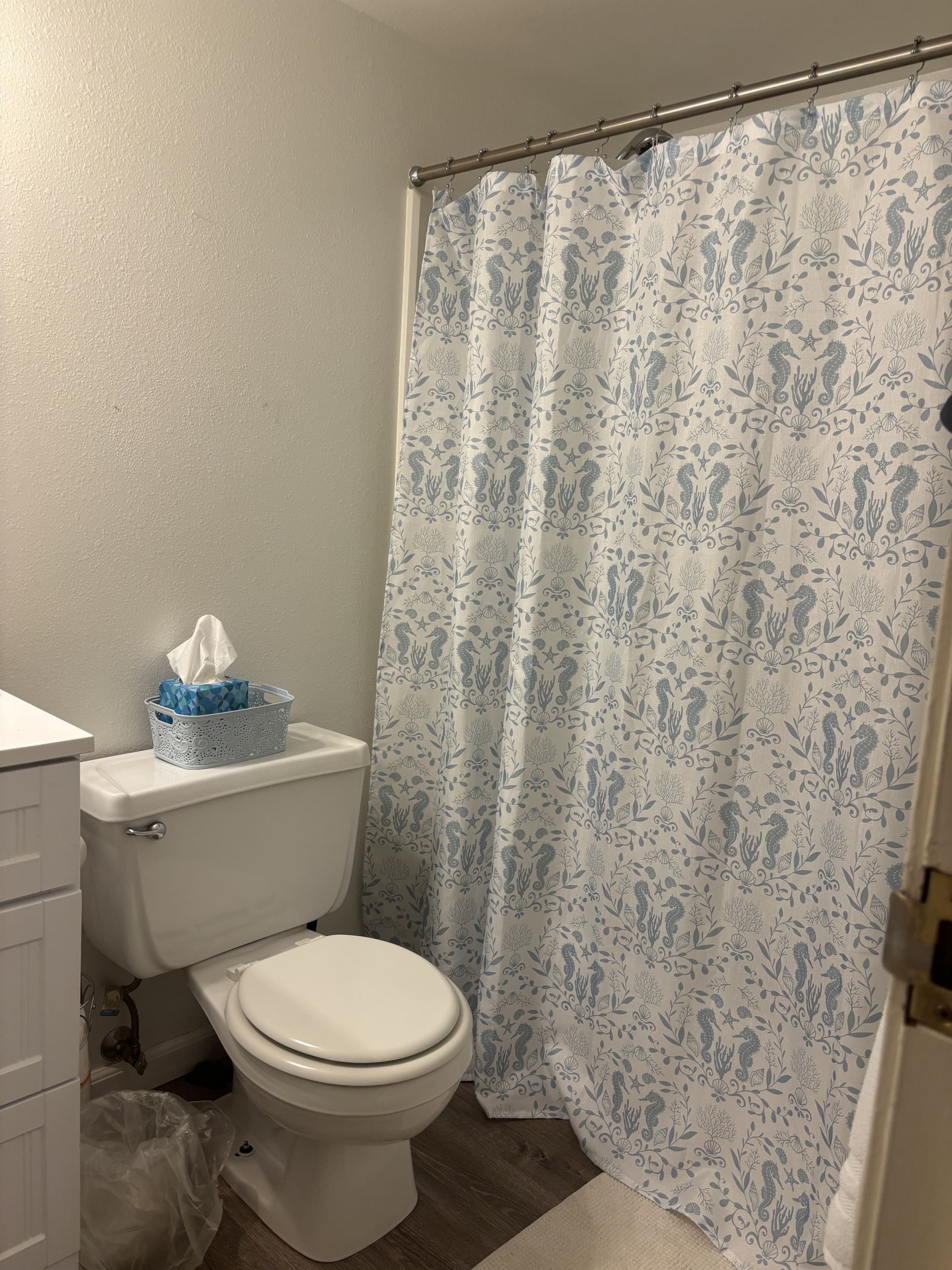 2BR/2BA Near Charley Young Beach A/C - Image 10
