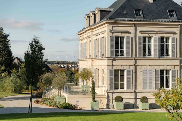 Domaine De L’ormeau – Piscine Intérieure & Spa - Falaise