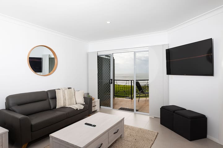 Meridian Beachside Apartments - Taree Regional Airport