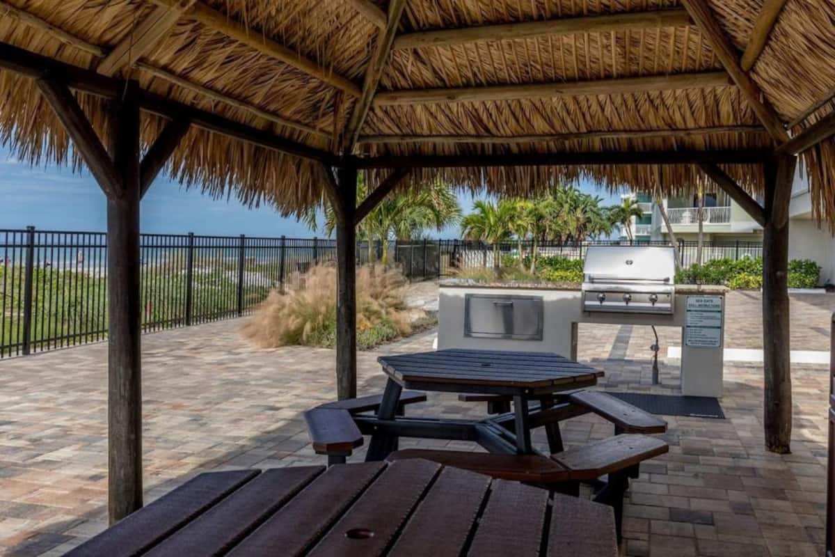 Indian Shores beach outside Seagate 207
