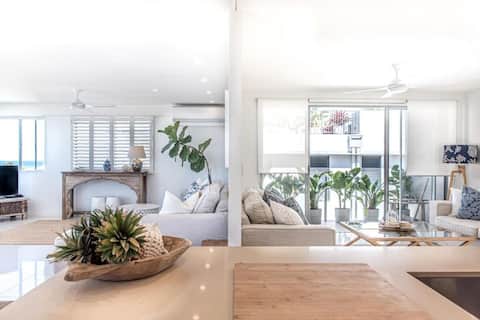 Popular Airbnb listing: Sunshine Luxe Penthouse - Wide Ocean Views in Sunshine Beach