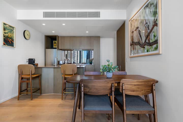 Modern 2br City Apartment | Melbourne Square - 里士滿