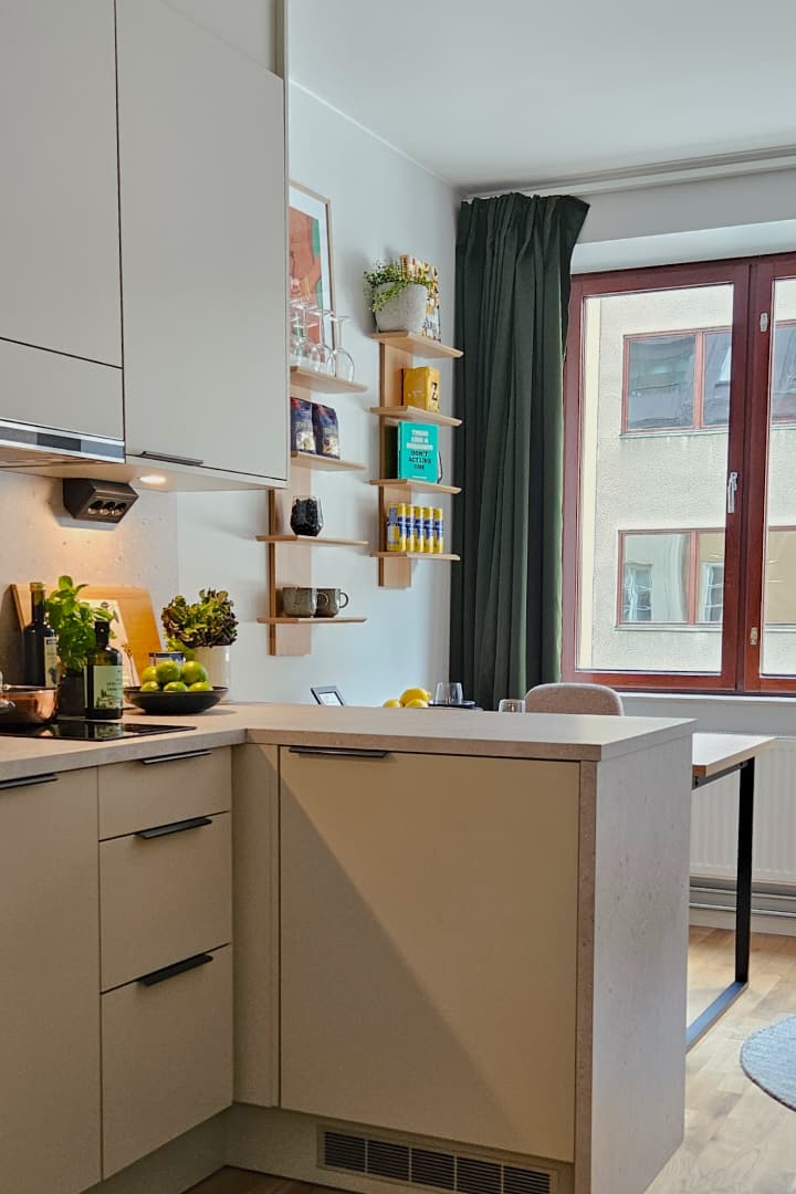 Central Studio Apartment Along Sveavägen - Stockholm