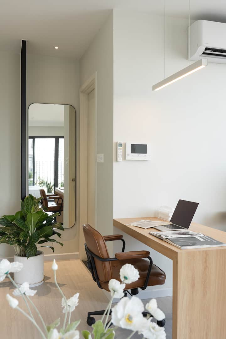 Workspace evidence from Spacious Studio - Big Pool - SECC RMIT Korea town