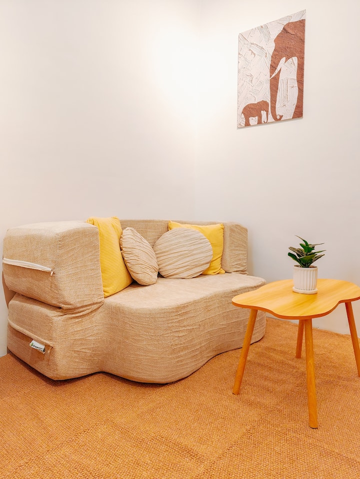 Cozy Studio In Qc | 4k Projector | Free Pool & Gym - Quezon City