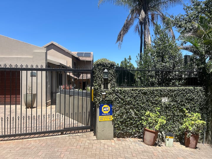 Walk To Menlo, Safe, Secure, Central - Pretoria