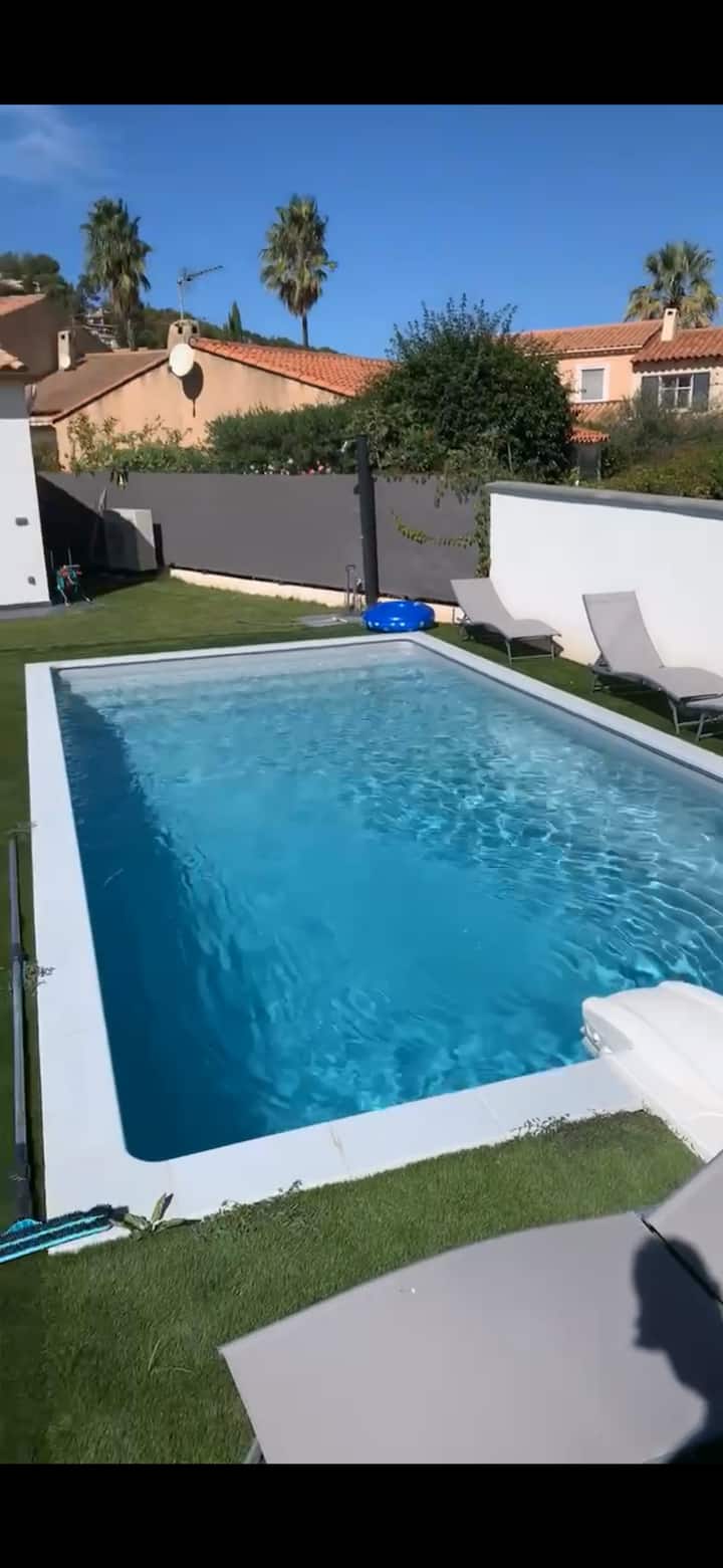 Villa Moderne : Quartier Résidentiel Proche Plage - Hyères