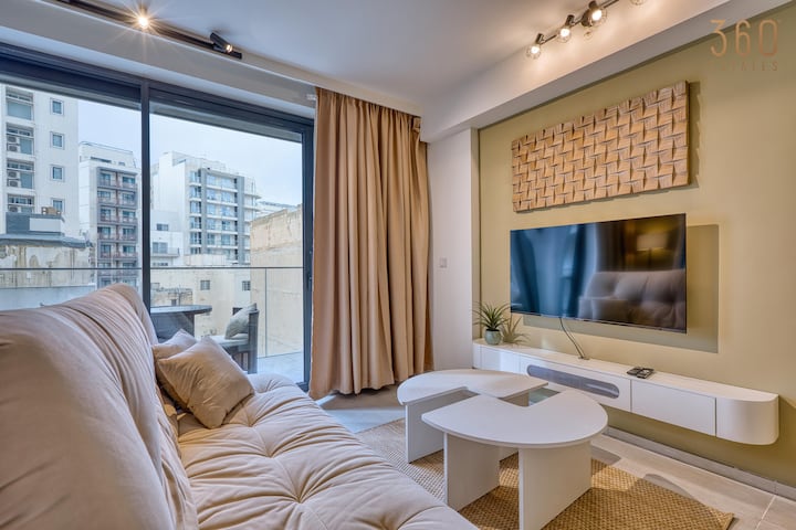Official Mercury Suites: 2br Designer W/wifi & Ac - Malta