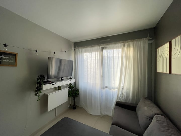 Escale Urbaine — Studio Cosy, Gare à 2 Min à Pied - Athis-Mons