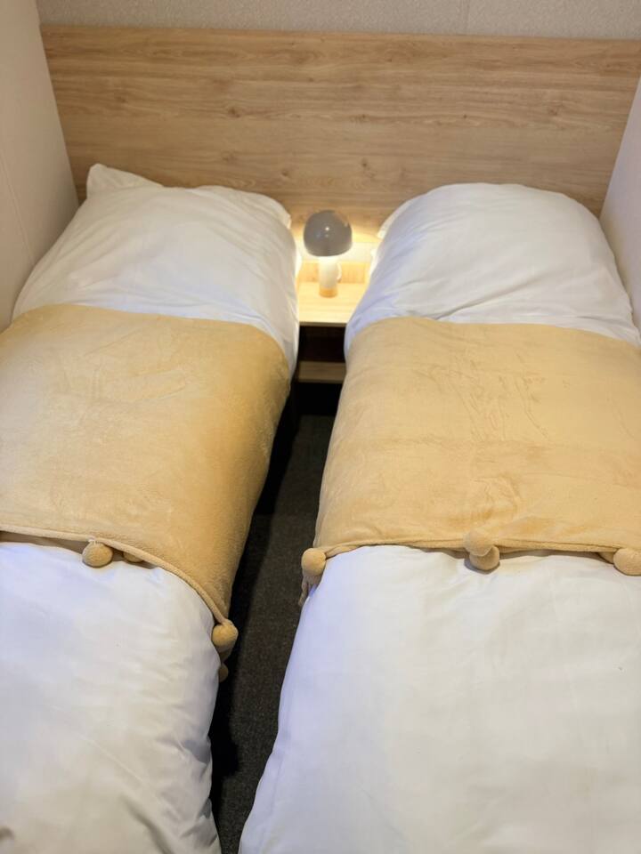 Dhomë gjumi 2