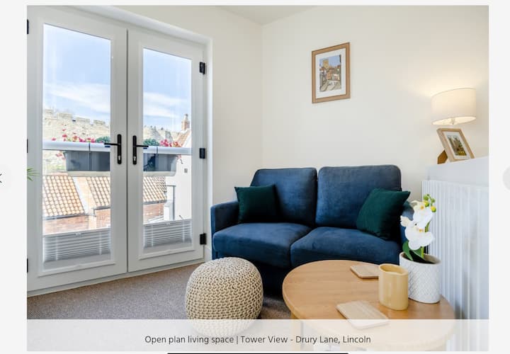 Cathedral Quarter, Stunning Views, Private Balcony - University of Lincoln