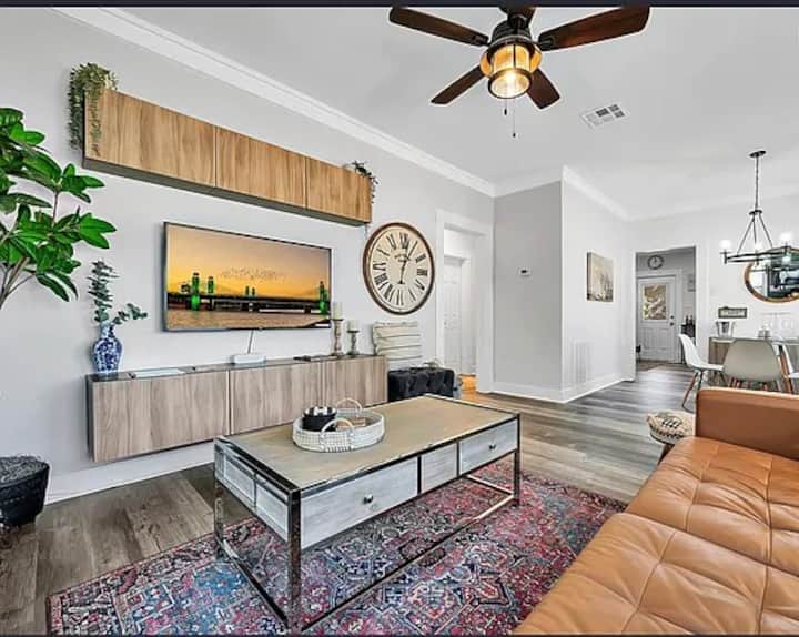 Charming Oasis + Hot Tub - 8 Min To Baylor/mag Mkt - Waco, TX