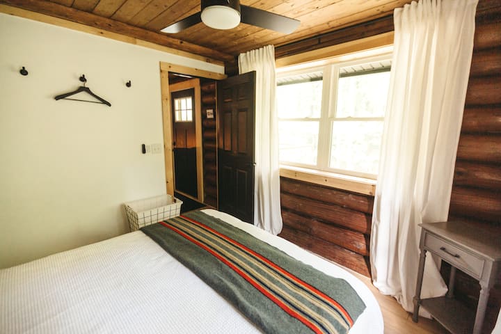 Dormitorio 3 | Cama tamaño queen | Segundo piso