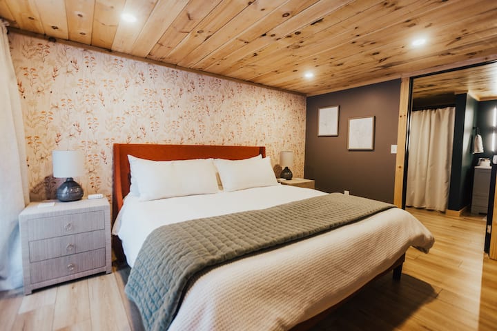 Suite de un dormitorio | Cama king | Acceso al patio | Primer piso