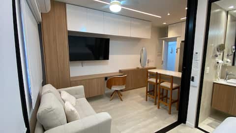 Top Airbnb: NEW * Beach-Block condo w/ Ocean View & Fast Wi-Fi em Vitória