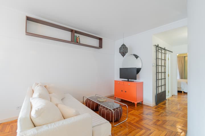 Apartamento de 1 quarto com terraço privativo e área de churrasco em Colegiales