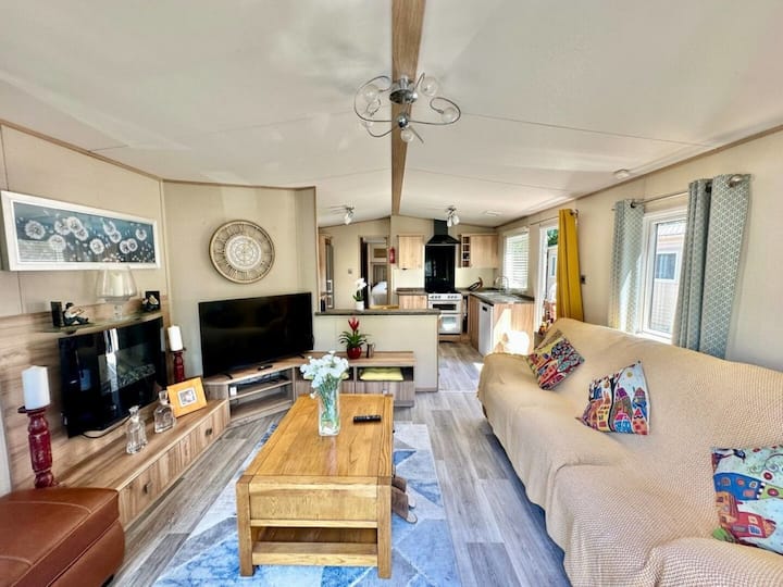 Static Caravan 40x13ft On Forest Edge Holiday Park - Dorset