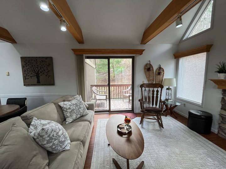 Fantastic 2 Bed/3 Bath Loft In Camelot Condos! - Findley Lake, NY