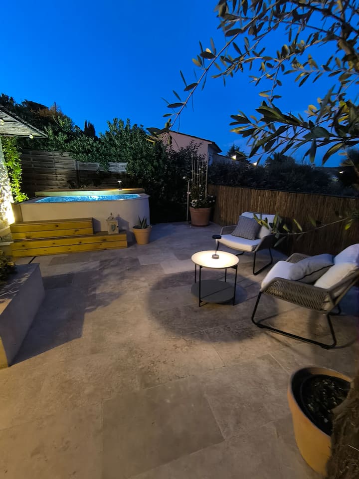 Petite Maison Au Charme Provençal  Avec Piscine - Théoule-sur-Mer
