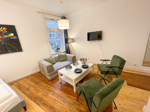 Popular Airbnb listing: Dagdelen Service Apartment Quiet & centrally located in Altstadt