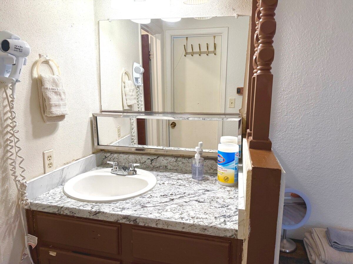 2beds, private bathroom, very nice private room