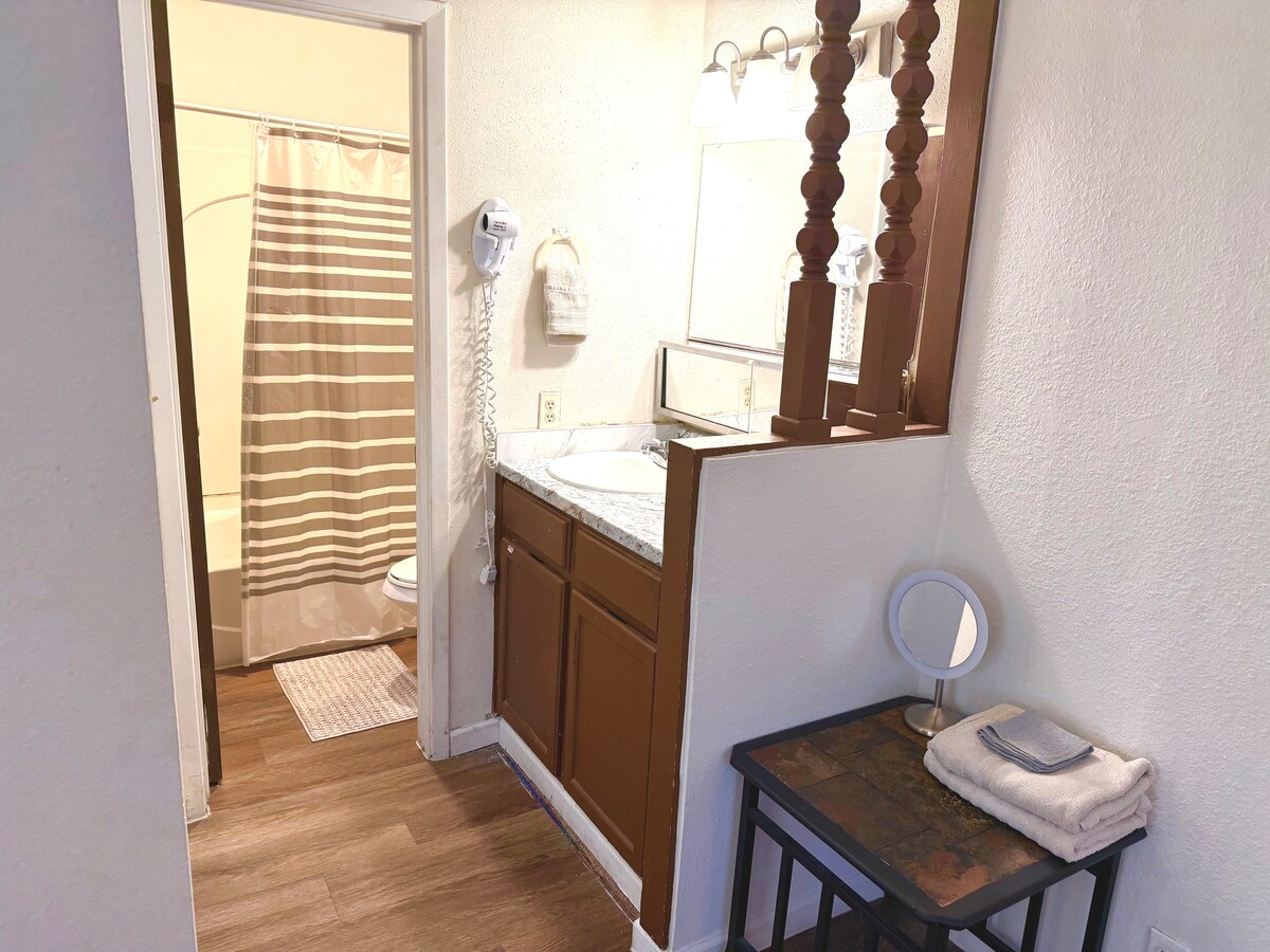 2beds, private bathroom, very nice private room