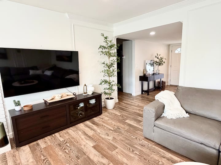 Elegant 4br Pool & Spa Home Near Ucr- Canyon Crest - Riverside
