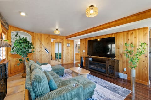 Popular Airbnb listing: Elevated Mountain Retreat w/ Sauna & Full Kitchen in Draper