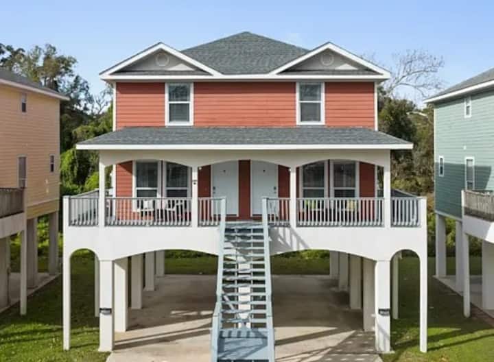 Furnished Mid- To Long-term Home Near Keesler Afb - Biloxi, MS