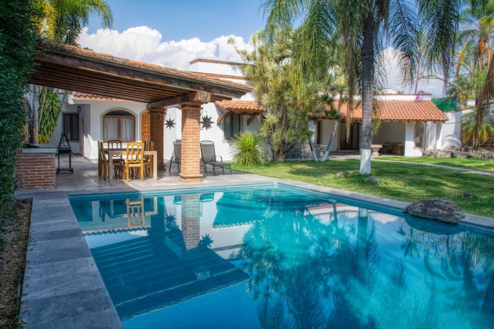 Casa En Privada Con Alberca Climatizada Incluida - Cuernavaca