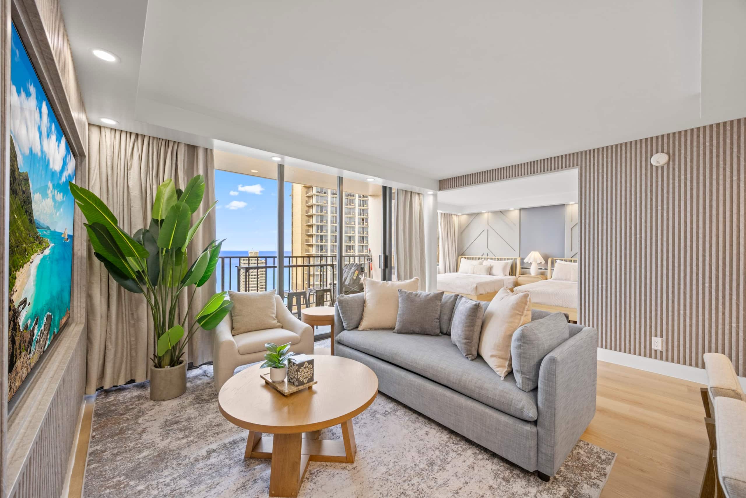 31F-Waikiki Banyan-1BR-Ocean & City Skyline Views - Image 1