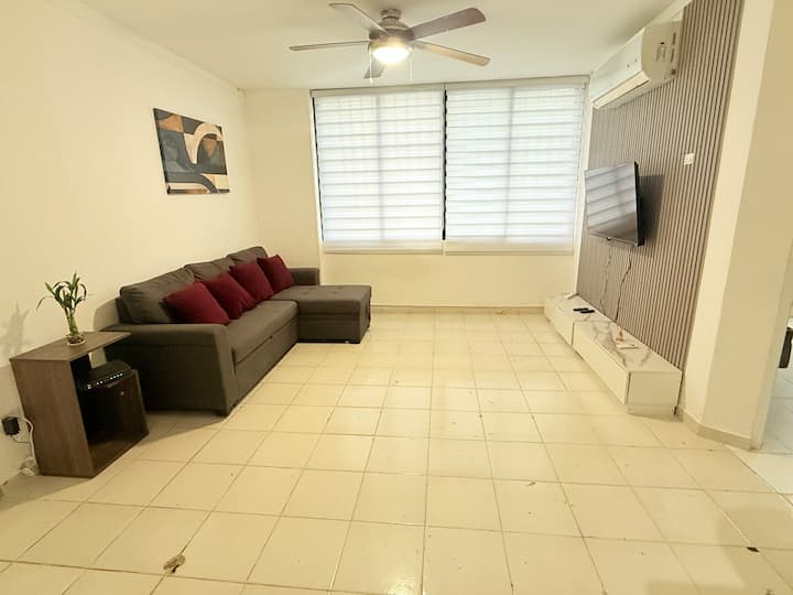 Hermoso Apartamento En Calle 50, - Panama City