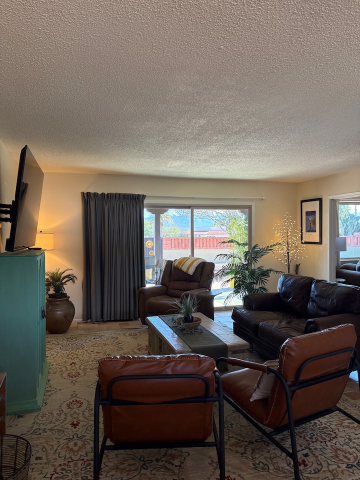 Welcome To The Nest In The Heart Of Green Valley - Green Valley, AZ