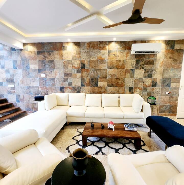 Living room image 4