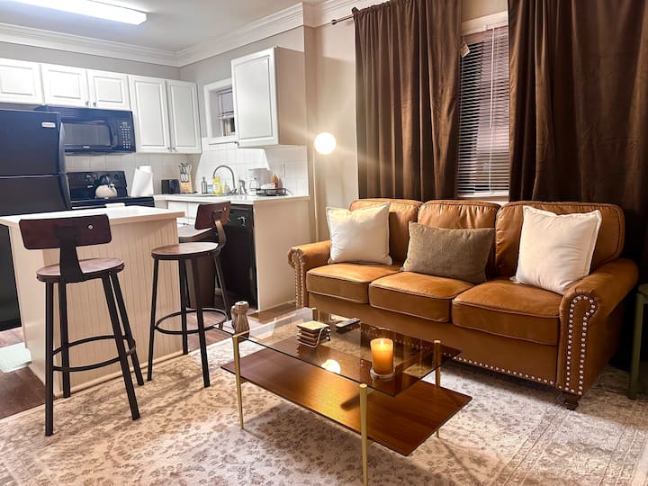 Cozy Hotel Style Buckhead Suite- Near Every Thing - Buckhead, GA