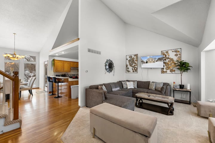 Summit Haven | Game Room + Firepit + Pet-friendly - Shawnee, KS