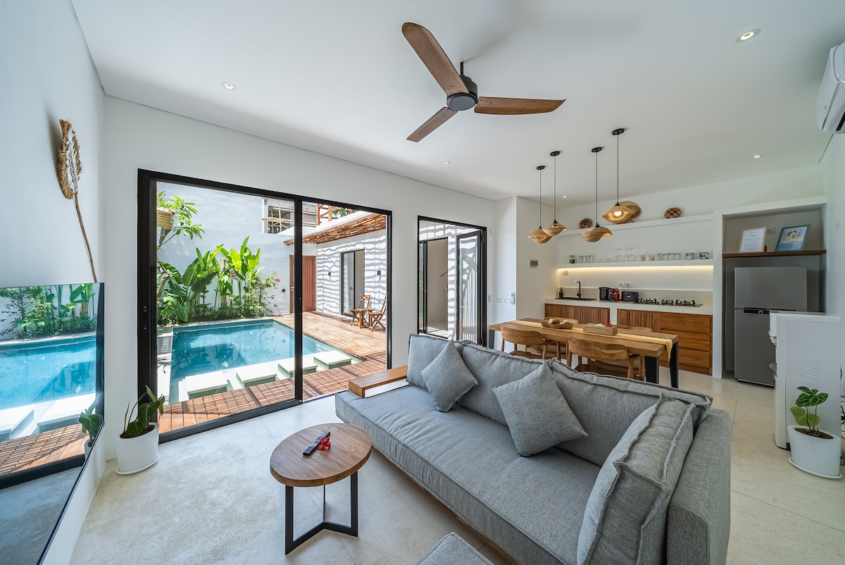 Villa in Canggu · ★4.95 · 2 bedrooms · 2 beds · 2 baths，Airbnb 可比房源