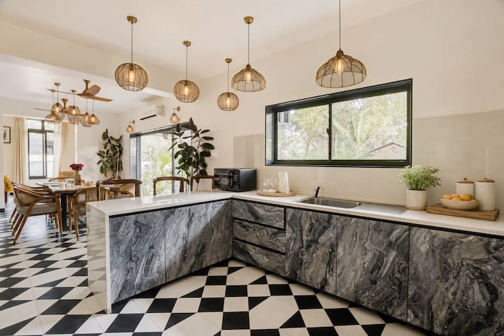 Full kitchen image 3