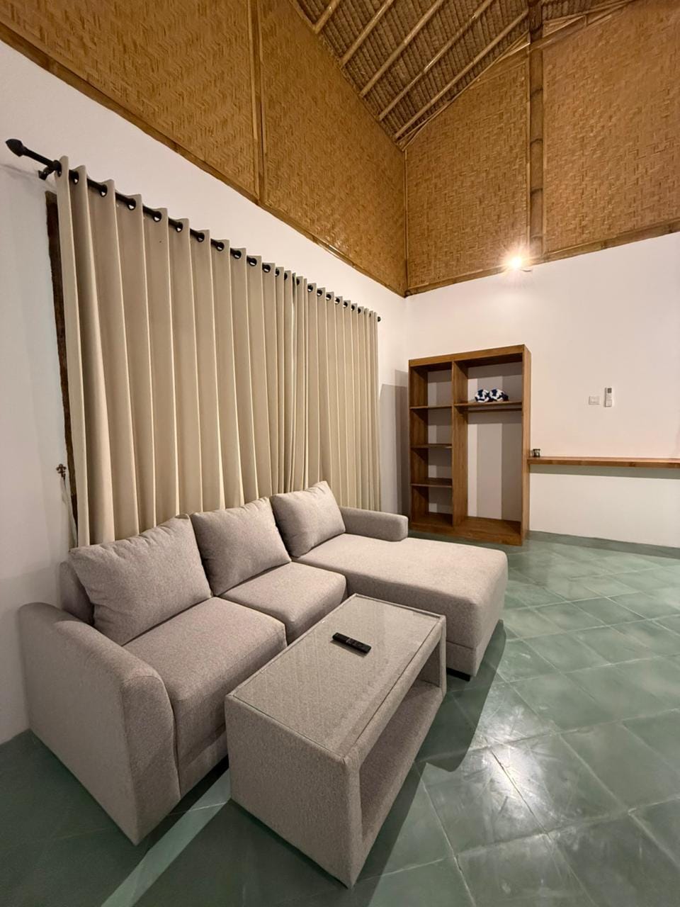 Villa in South Kuta · 3 bedrooms · 3 beds · 3 private baths รายการ Airbnb เปรียบเทียบ