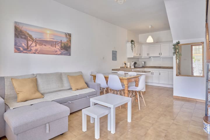 Sunny Coastal Retreat With Pool & Terrace - Santa Pola