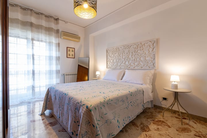 Guesthost - Lovely Flat Near Palazzo Dei Normanni - Palerme