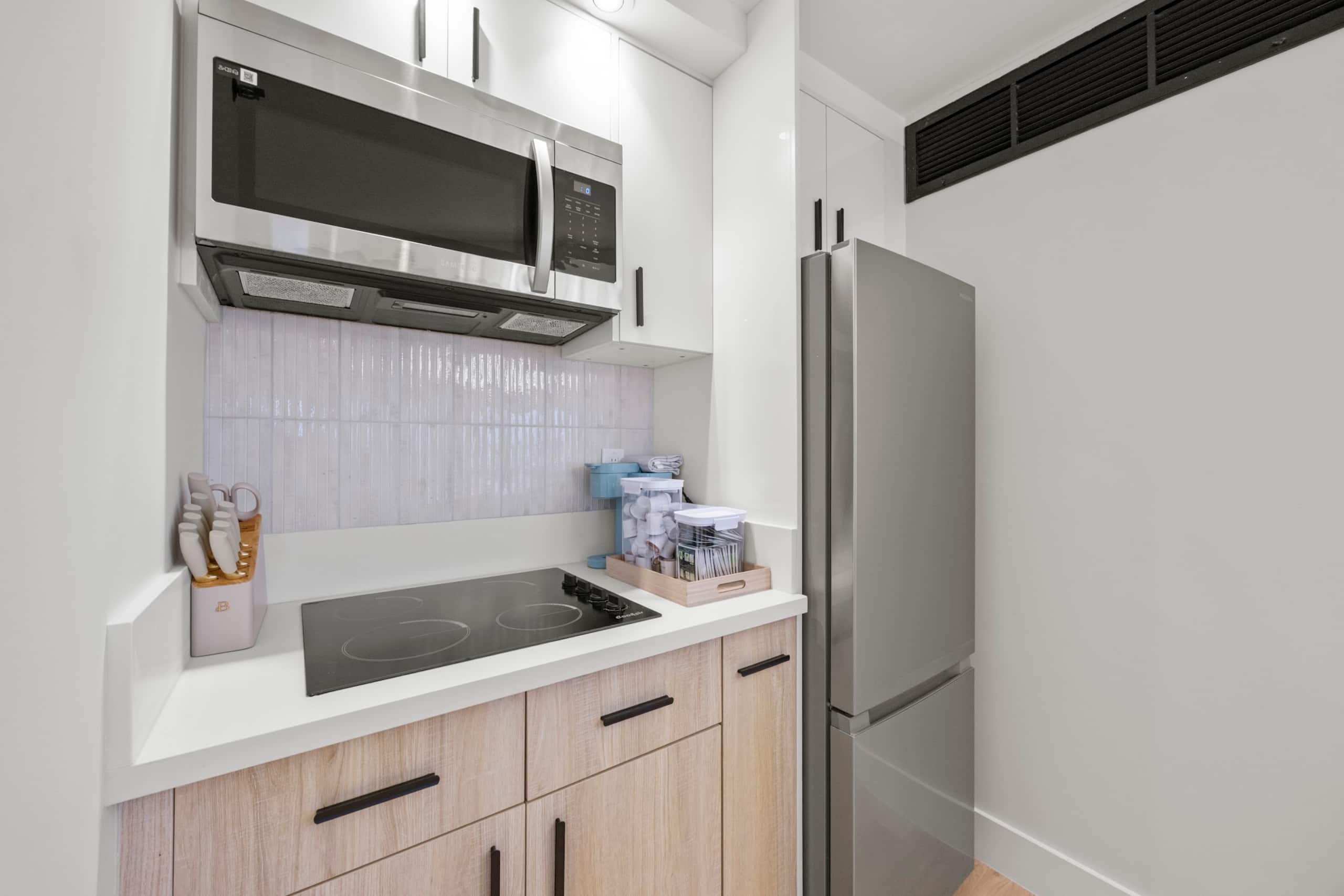 33F-Financial District-Harbor View-1BR w/Parking - Image 25