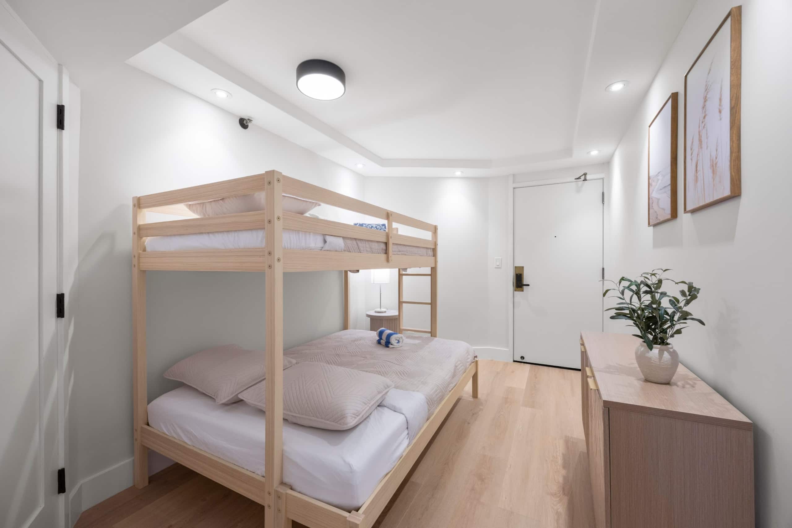 33F-Financial District-Harbor View-1BR w/Parking - Image 19