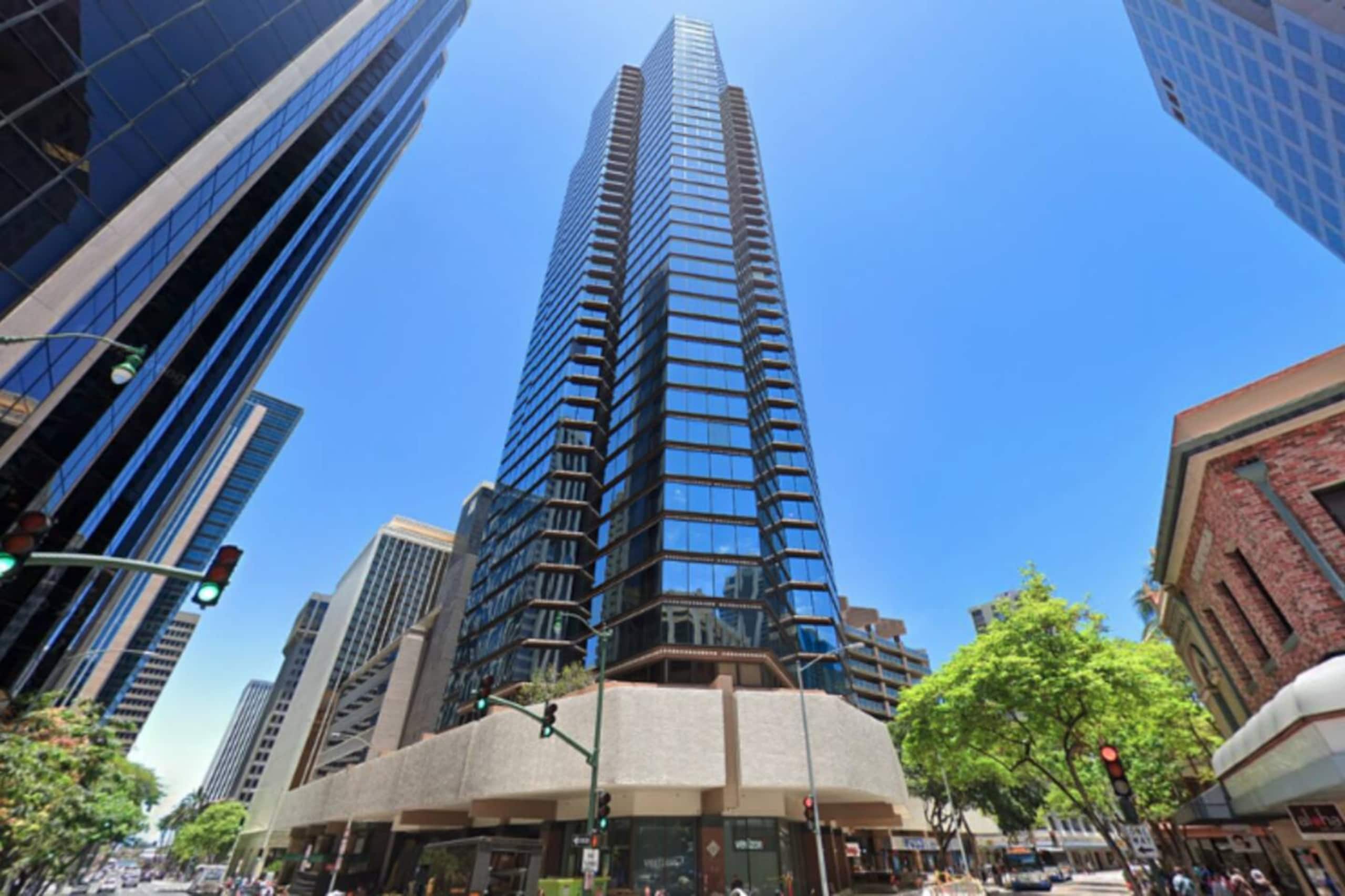 33F-Financial District-Harbor View-1BR w/Parking - Image 48