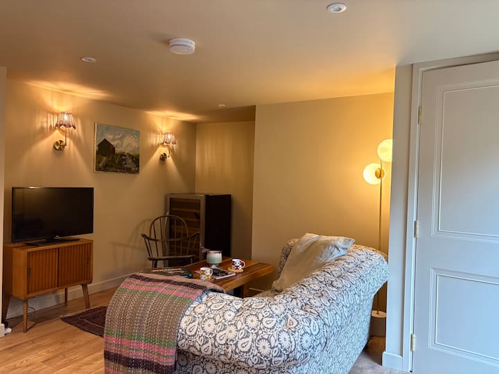 The Hideaway Retreat - Newbury